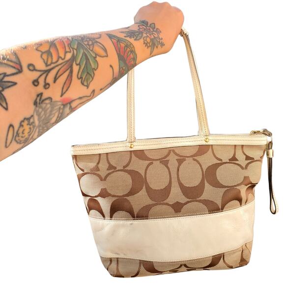 Coach Signature Canvas Tote White Leather Detail w/ Hangtag - Picture 5 of 8